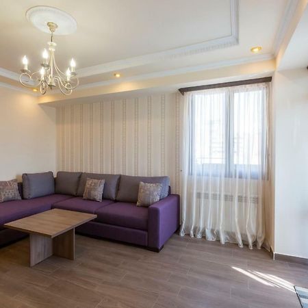 Umba Apartment N3 - Balcony And Mount Ararat View Erevan Esterno foto