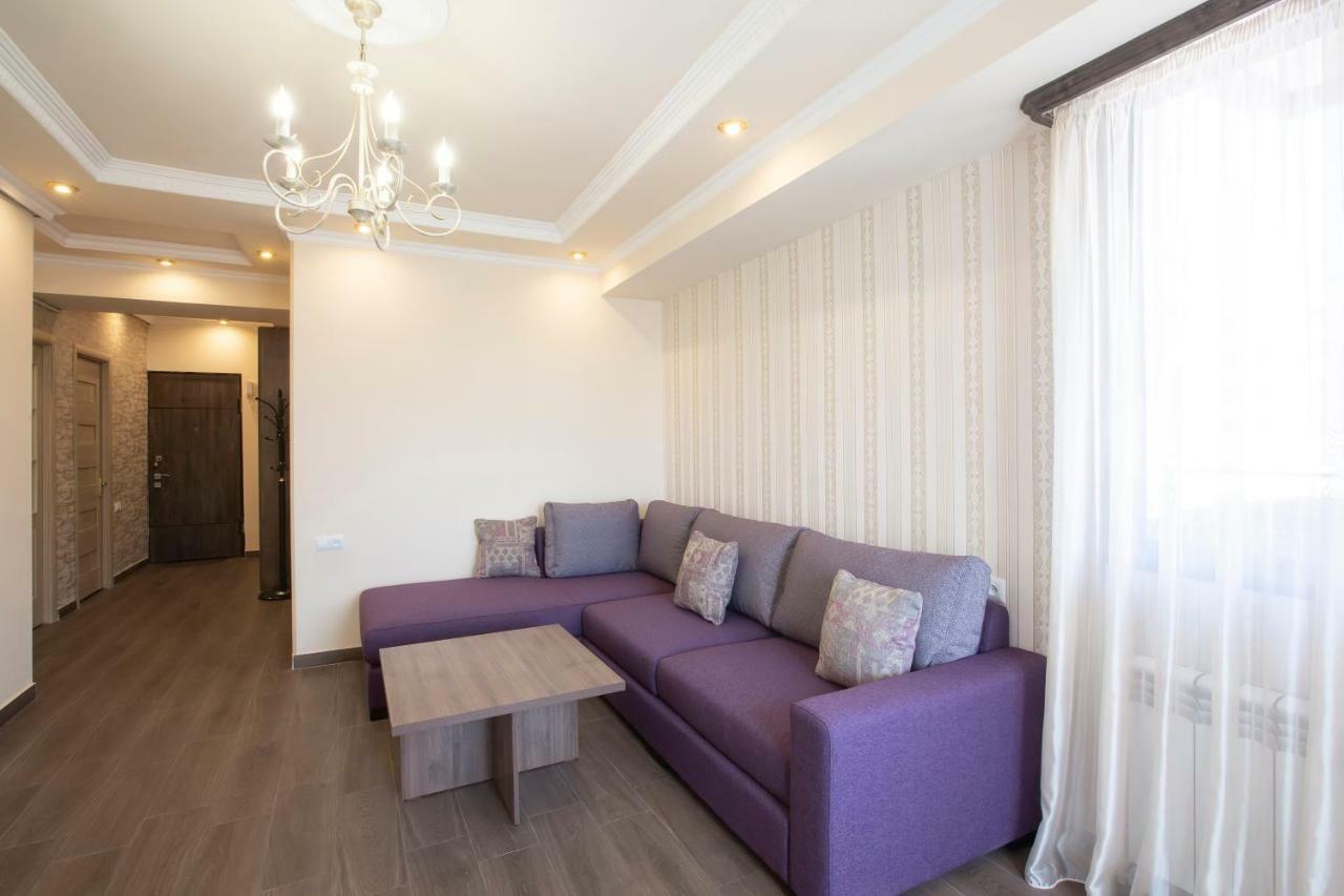 Umba Apartment N3 - Balcony And Mount Ararat View Erevan Esterno foto