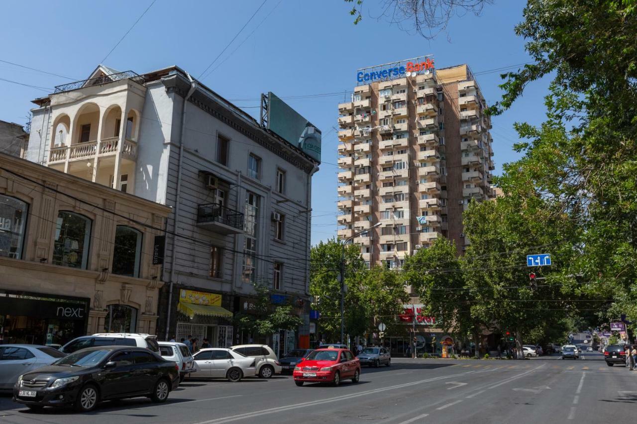 Umba Apartment N3 - Balcony And Mount Ararat View Erevan Esterno foto