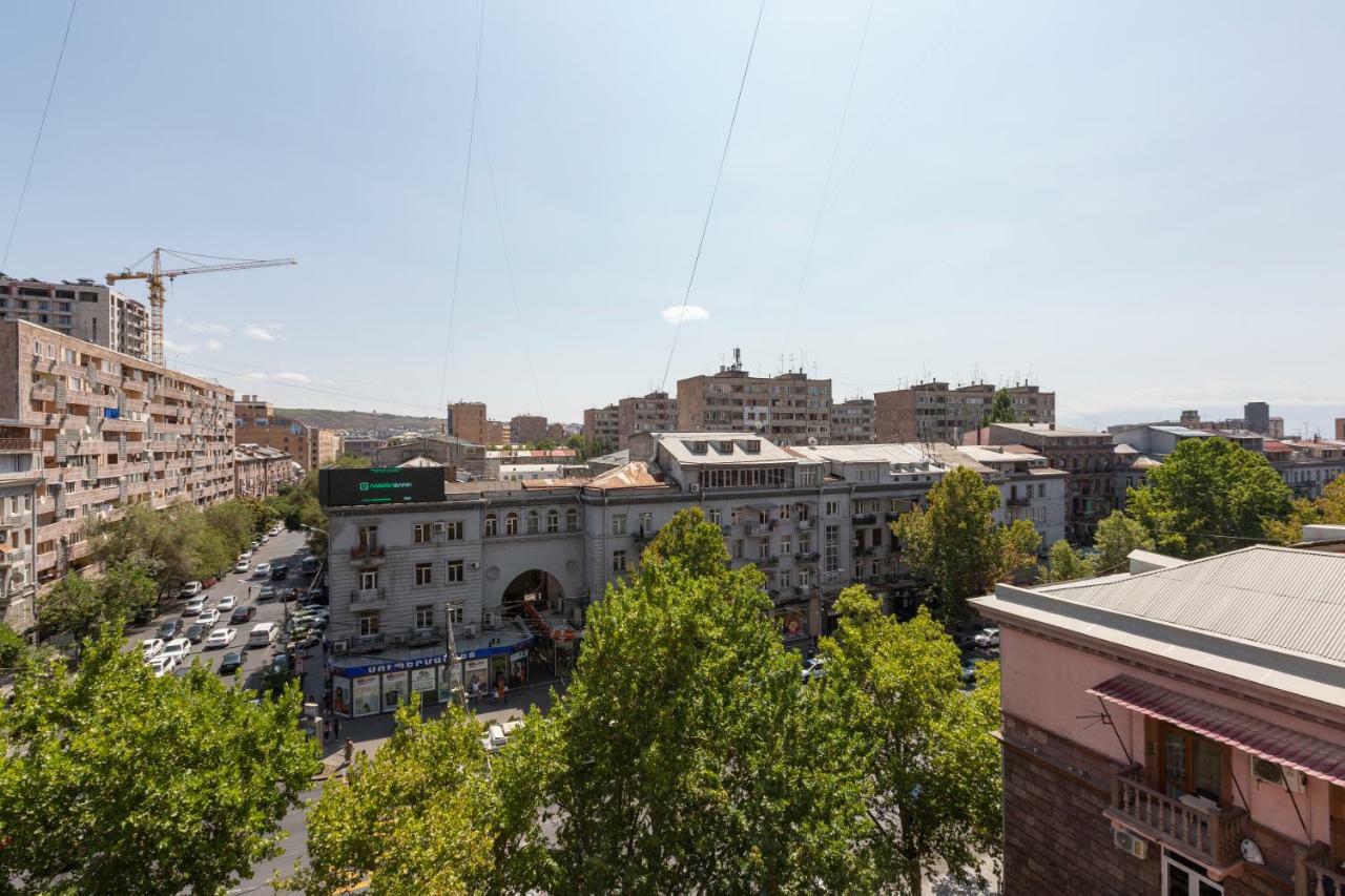 Umba Apartment N3 - Balcony And Mount Ararat View Erevan Esterno foto
